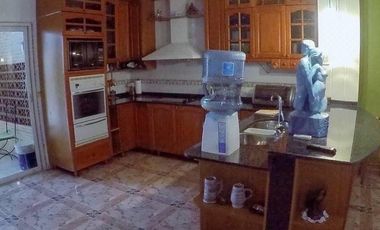 En venta casa de primer nivel Bº Ibirapitá