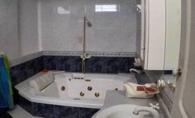 En venta casa de primer nivel Bº Ibirapitá