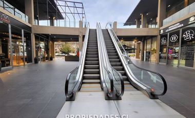 Local Comercial en Arriendo en J. Alcalde Délano / Los Trapenses / Mall Patio La Dehesa