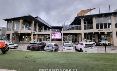 Local Comercial en Arriendo en J. Alcalde Délano / Los Trapenses / Mall Patio La Dehesa