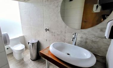 Local Comercial en Arriendo en PATIO LA DEHESA / J. A. DÉLANO / LOS TRAPENSES