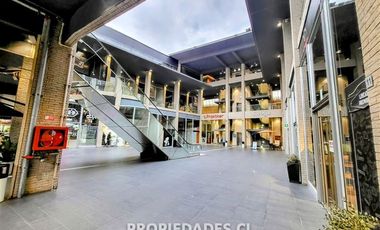 Local Comercial en Arriendo en Patio La Dehesa / Los Trapenses / J. Alcalde Délano