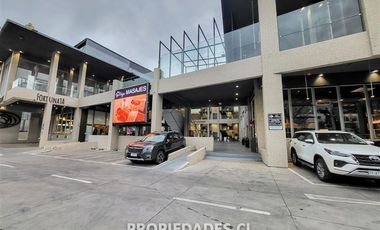 Local Comercial en Arriendo en Patio La Dehesa / Los Trapenses / J. Alcalde Délano