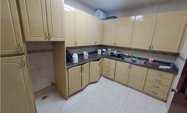 SE ALQUILA CASA COMERCIAL EN BELLA VISTA