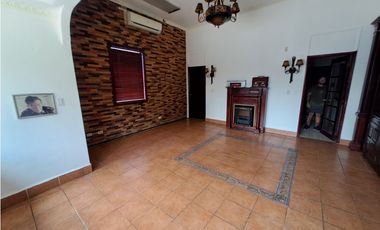 SE ALQUILA CASA COMERCIAL EN BELLA VISTA