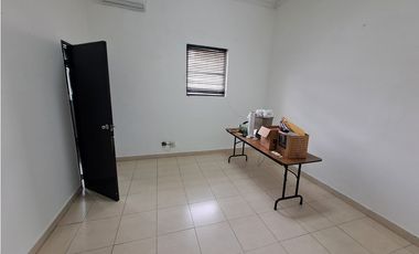 SE ALQUILA CASA COMERCIAL EN BELLA VISTA