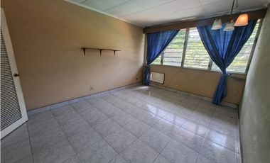 SE VENDE CASA EN BELLA VISTA