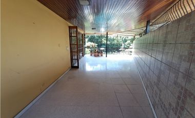 SE VENDE CASA EN BELLA VISTA