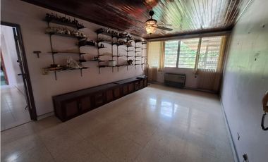 SE VENDE CASA EN BELLA VISTA