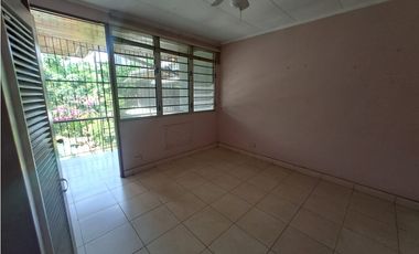 SE VENDE CASA EN BELLA VISTA