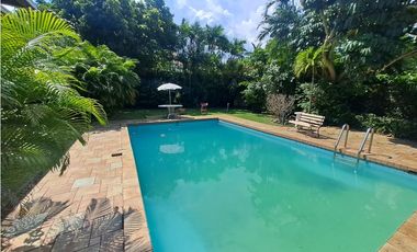 SE VENDE CASA EN BELLA VISTA