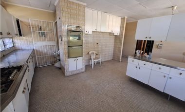 SE VENDE CASA EN BELLA VISTA