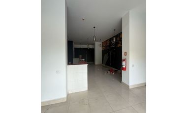 SE VENDE CASA EN BELLA VISTA