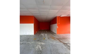 SE ALQUILA LOCAL COMERCIAL EN VIA ESPAÑA