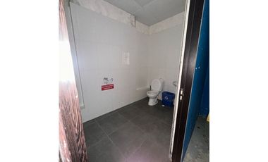 SE ALQUILA LOCAL COMERCIAL EN VIA ESPAÑA