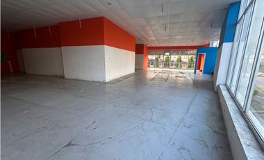 SE ALQUILA LOCAL COMERCIAL EN VIA ESPAÑA