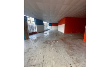 SE ALQUILA LOCAL COMERCIAL EN VIA ESPAÑA