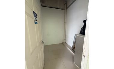 SE ALQUILA LOCAL COMERCIAL EN VIA ESPAÑA