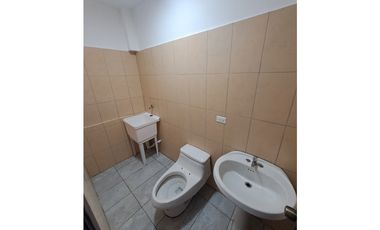 SE ALQUILA LOCAL COMERCIAL EN VIA ARGENTINA