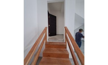 SE ALQUILA LOCAL COMERCIAL EN VIA ARGENTINA