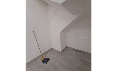 SE ALQUILA LOCAL COMERCIAL EN VIA ARGENTINA