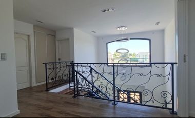 Casa En Alquiler Terralagos