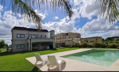 Casa En Alquiler Terralagos