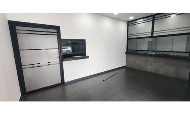 SE ALQUILA LOCAL COMERCIAL EN VIA ESPAÑA