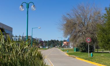 Importante Nave Industrial De 2000m2 En Venta Parque Industrial Canning