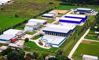 Importante Nave Industrial De 2000m2 En Venta Parque Industrial Canning