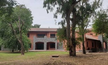 Casa En Venta Country St Thomas - Estilo Unico - Canning