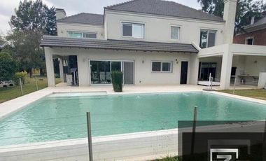 Casa en venta de 5 dormitorios c/ cochera en Saint Thomas