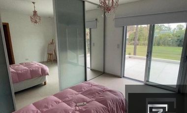 Casa en venta de 5 dormitorios c/ cochera en Saint Thomas