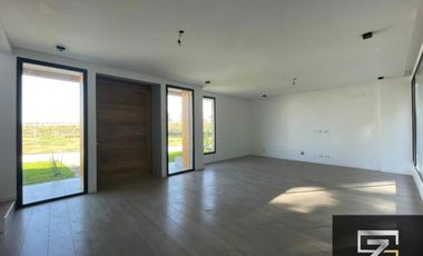 Casa en venta de 4 dormitorios c/ cochera en Canning