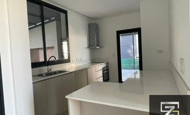 Casa en venta de 4 dormitorios c/ cochera en Canning