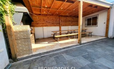 Casa en Venta en POCURO / RICARDO LYON