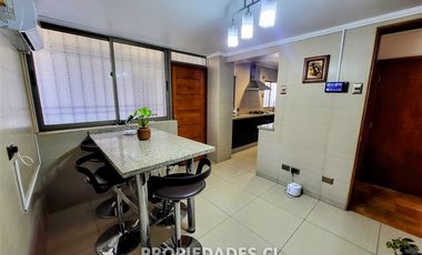 Casa en Venta en POCURO / RICARDO LYON