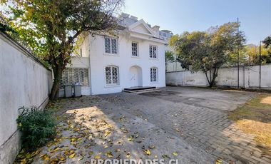 Casa en Arriendo en ELIODORO YAÑEZ / LOS LEONES / SUECIA