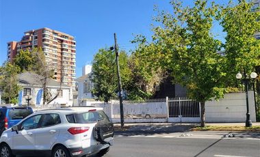 Casa en Arriendo en ELIODORO YAÑEZ / LOS LEONES / SUECIA