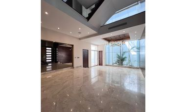 Casas en Altos de Golf | Altos del golf, barriada cerrada, casa