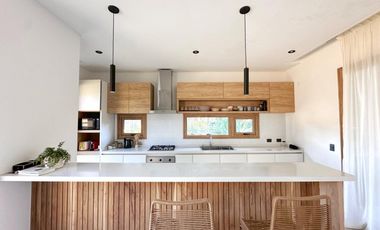 BARRIO PIONEROS-PINAMAR - CASA DE CATEGORIA