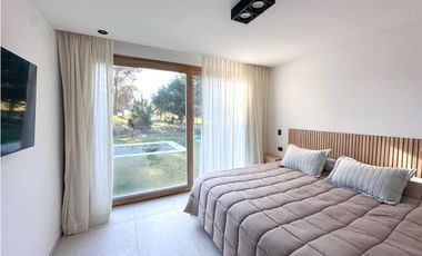 BARRIO PIONEROS-PINAMAR - CASA DE CATEGORIA