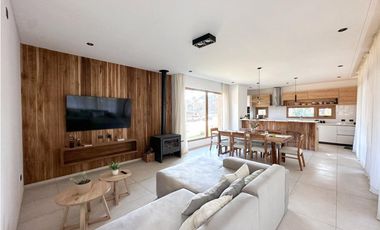 BARRIO PIONEROS-PINAMAR - CASA DE CATEGORIA