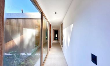 BARRIO PIONEROS-PINAMAR - CASA DE CATEGORIA