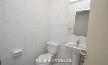 Oficina en Arriendo en Raúl Labbé / Puente Nuevo