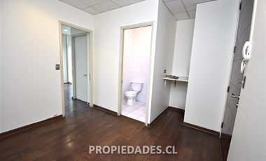 Oficina en Arriendo en Raúl Labbé / Puente Nuevo