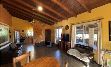 SE VENDE CASA 3 DORM EN B° PINARES - EN CERCANIA A PIEDRAS MORAS