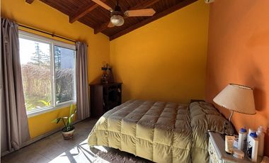 SE VENDE CASA 3 DORM EN B° PINARES - EN CERCANIA A PIEDRAS MORAS