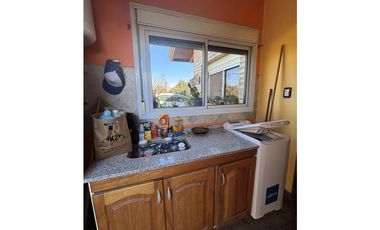 SE VENDE CASA 3 DORM EN B° PINARES - EN CERCANIA A PIEDRAS MORAS