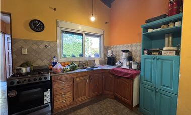 SE VENDE CASA 3 DORM EN B° PINARES - EN CERCANIA A PIEDRAS MORAS